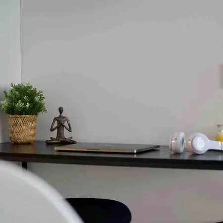 1br - King Size Bed - Wi-fi - Gym & Sauna Apartment *